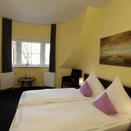 מלון Worpsweder Tor 4*